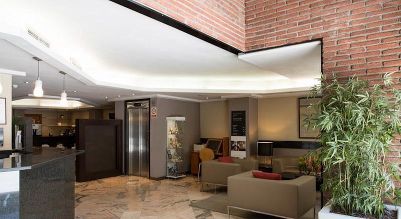 Hotel Catalonia Albeniz Barcelona Exterior foto